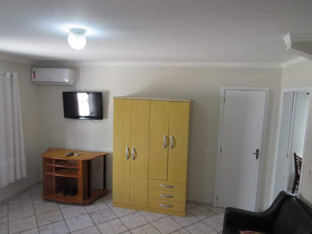 KITINETE COD 42 - PARA 4 PERSONAS RESIDENCIALES JOEL - CENTRO - BALNEÁRIO CAMBORIÚ / SC