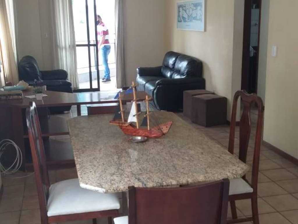 Apartamento central, 1 suite+ 2 quartos, churrasqueira na sacada,