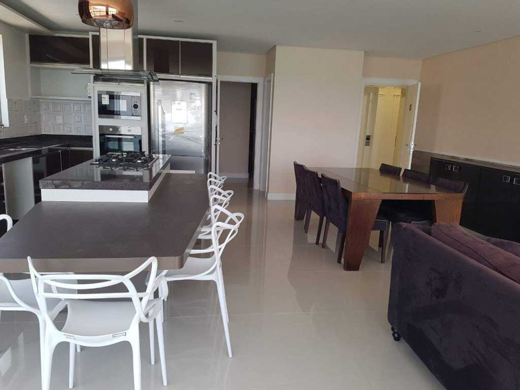 LINDÍSSIMO APARTAMENTO FRENTE MAR EM BALNEÁRIO CAMBORIÚ