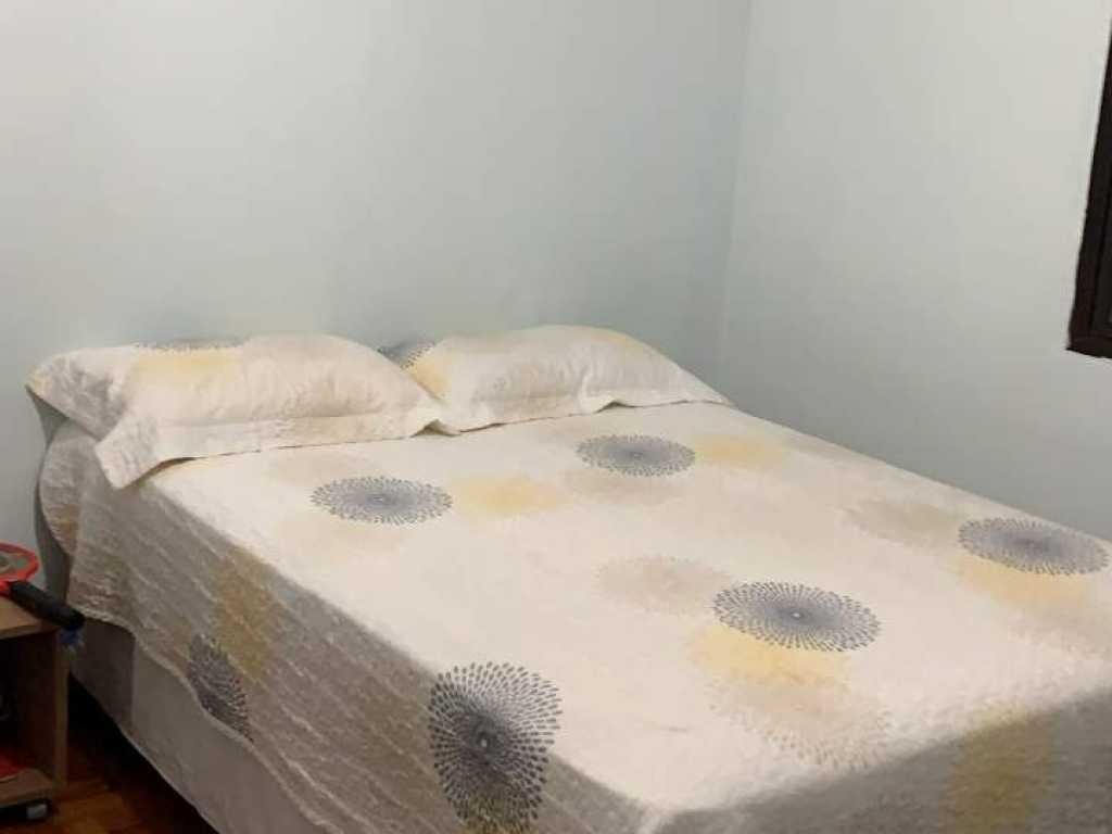 Apartamento praia da pitangueiras a menos de 100 m da praia