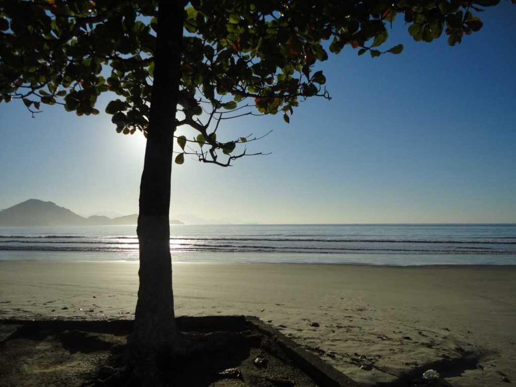 Apartamentos Pé na areia Praia das Toninhas Ubatuba