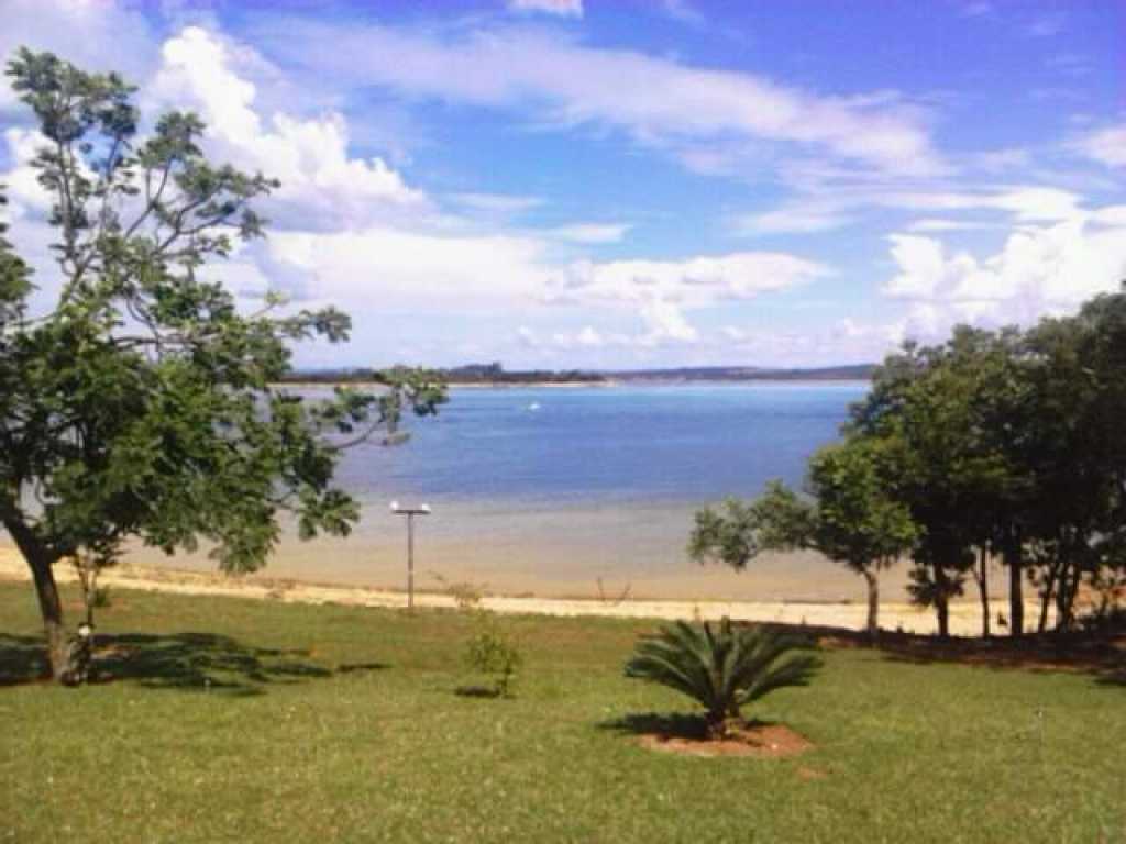 Rancho de Marina no Lago de Furnas com piscina, próximo aos principais pontos turísticos de Capitólio