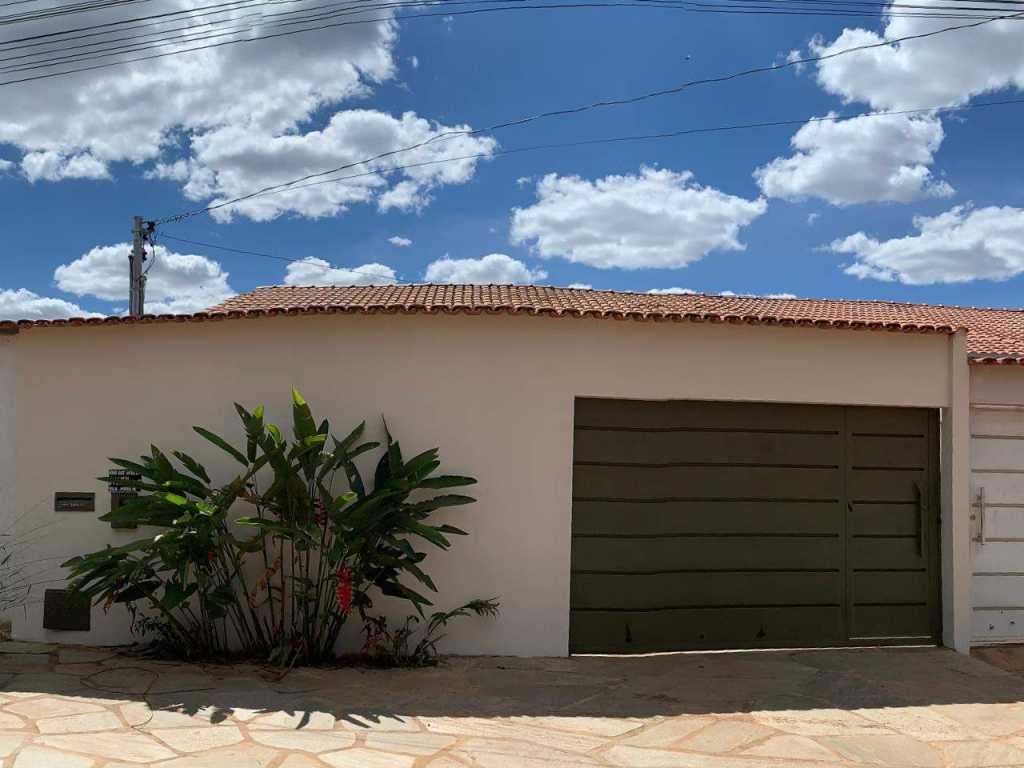 Linda Casa com piscina excelente para ter o seu lazer