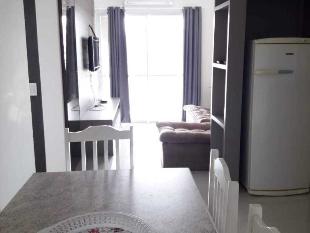 Apartamento 2 dormitorios, aire acondicionado en la suite y en la sala, área noble de los ingleses