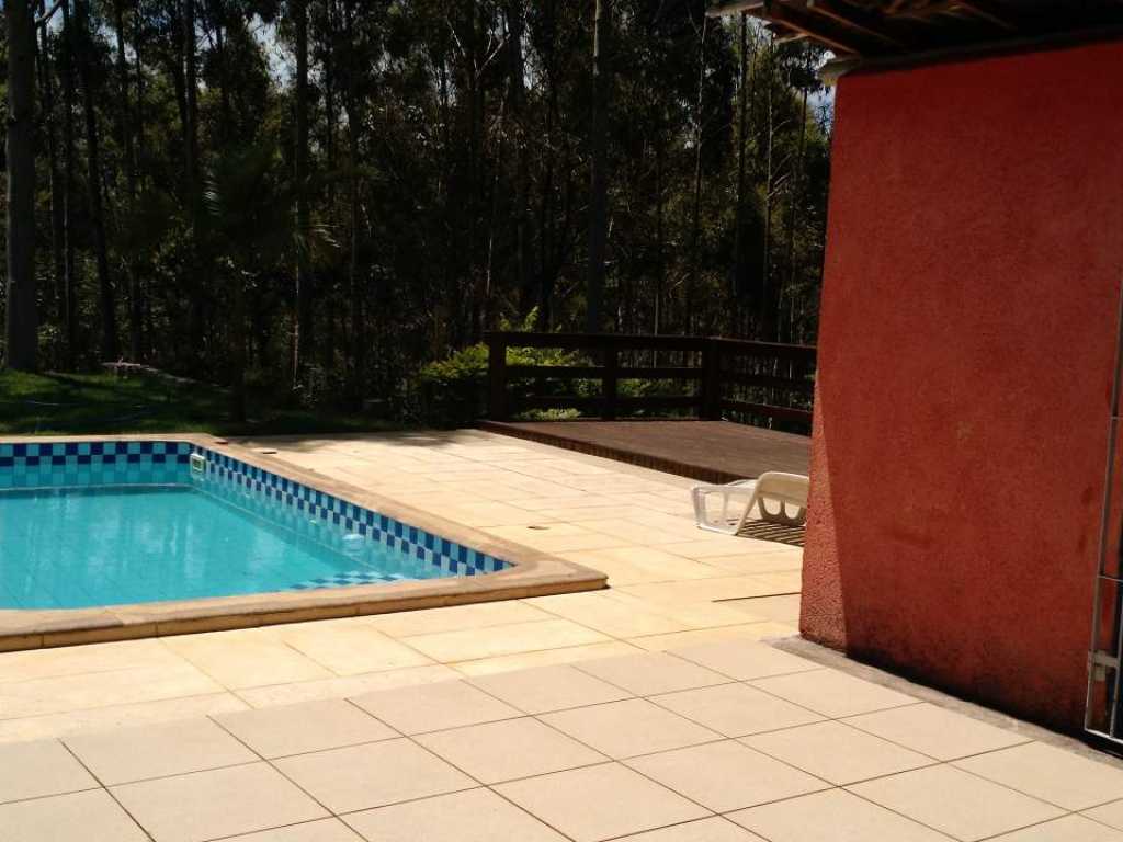 Sítio Amplo área livre p/ animais crianças, piscina churrasq jardim