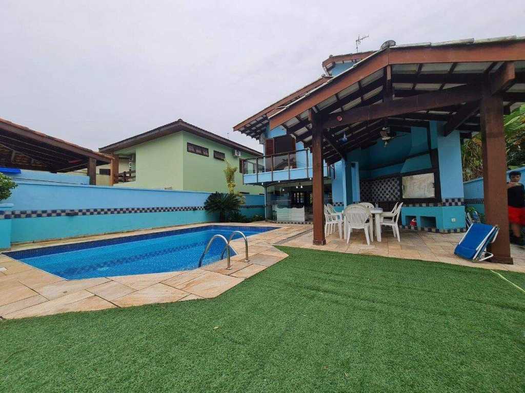 Linda Casa Condomínio Fechado Lazer Completo Pomar e Trilhas Praia de Pernambuco, Guarujá, Brasil