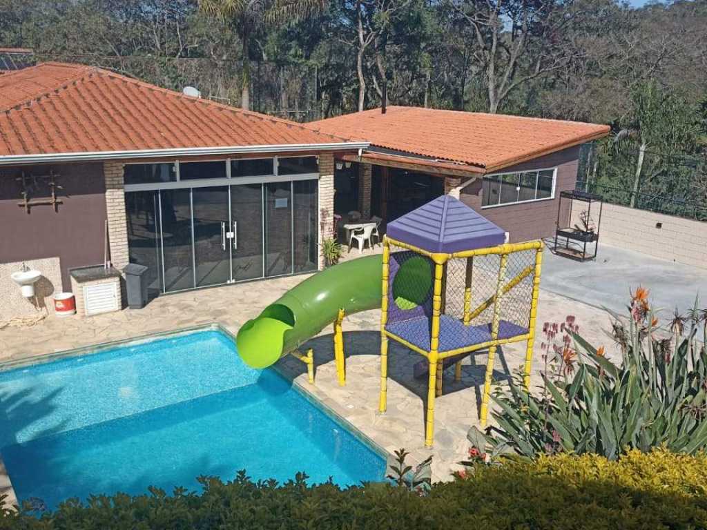 Promoção férias chácara com Piscina climatizada e tobogã