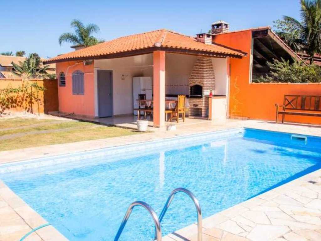 Casa com Piscina na Praia.