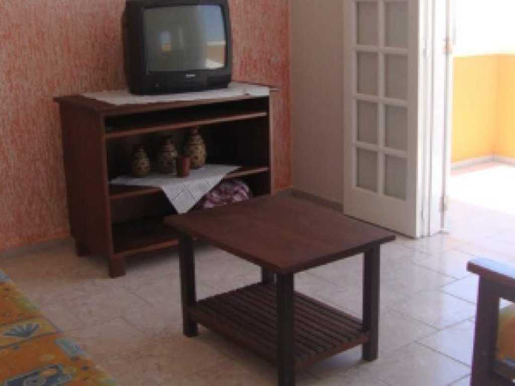 Apartamento em Barra do Saí