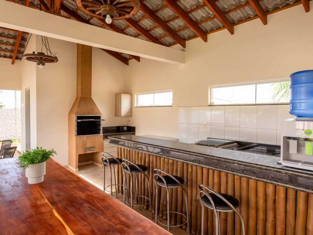 Maravilhosa Casa com espaço gourmet em Bonito MS