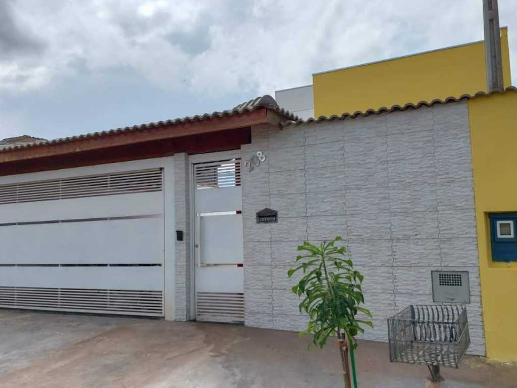 Aluga-se casa para temporada em Olímpia-SP