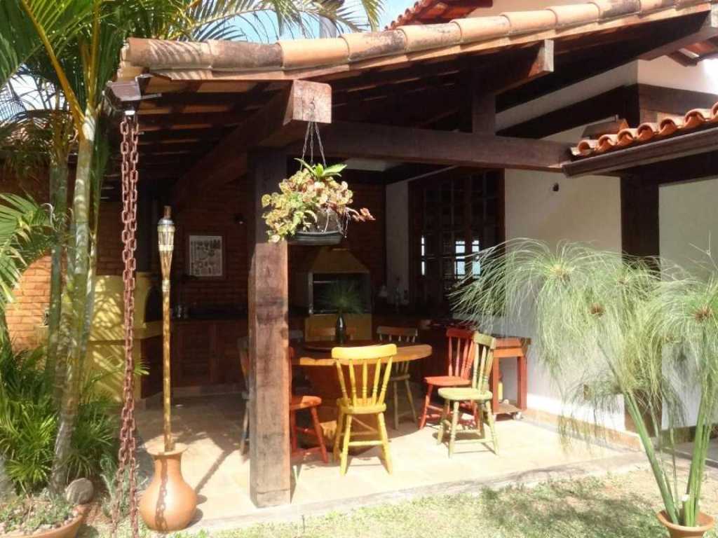 CASA COM PISCINA EM ITAIPAVA