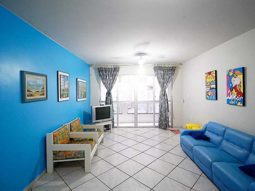 Apartamento 3 quartos, prédio de frente para o mar, ap. parte posterior do prédio.