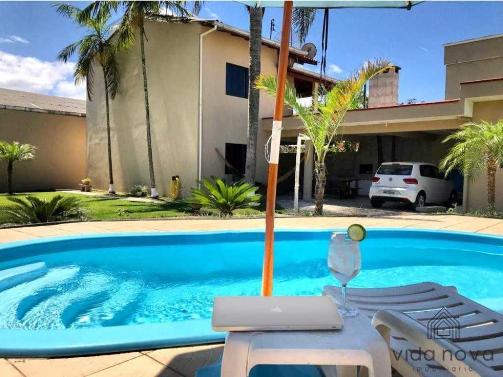 Casa com Piscina 11 Hóspedes