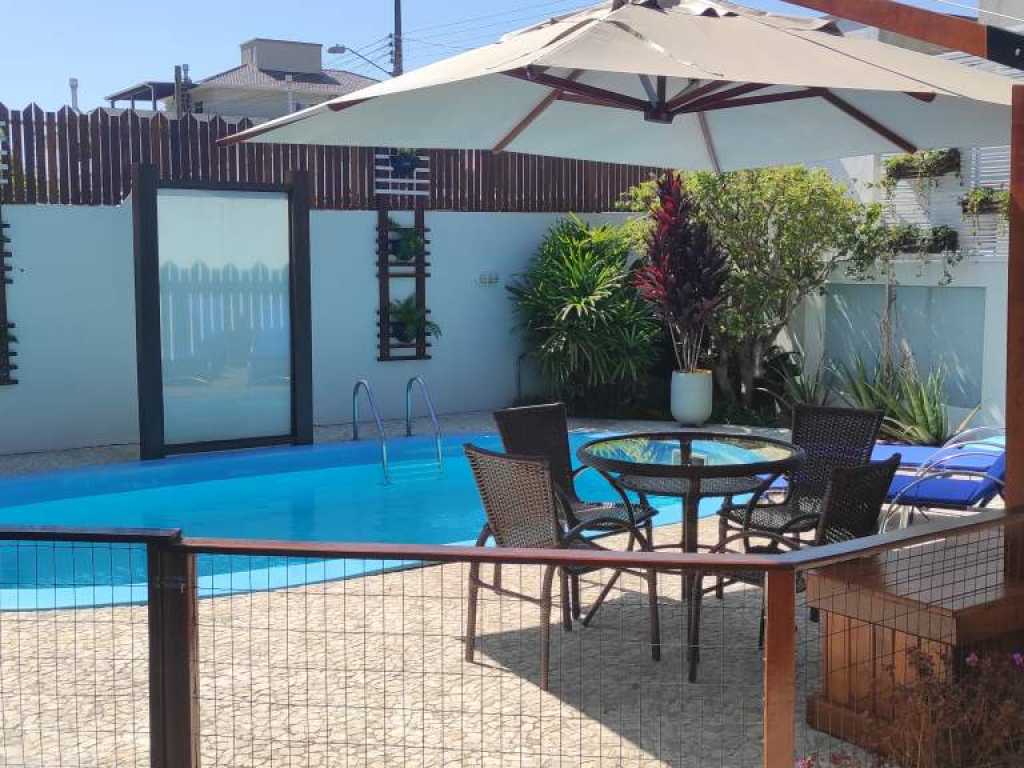 Casa confortável em Ingleses com piscina e jacuzzi