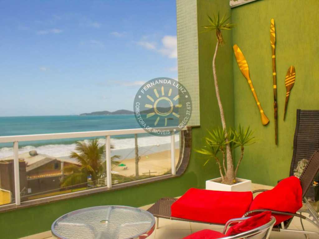 Apartamento com vista panorâmica para a praia de Quatro Ilhas em Bombinhas - Exclusivo.