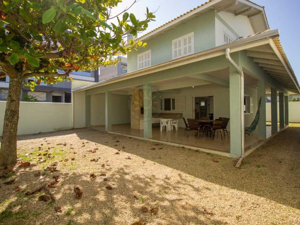 Casa para até 10 pessoas - Praia de Canto Grande - EXCLUSIVO