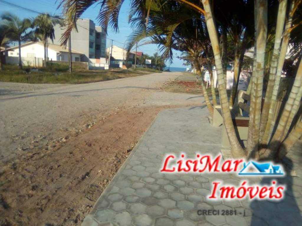 APARTAMENTO TÉRREO, ÓTIMO PADRÃO A 160 Metros do mar em Itapoá/SC