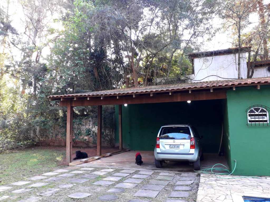Casa com piscina e espaço gourmet WiFi na Granja Viana
