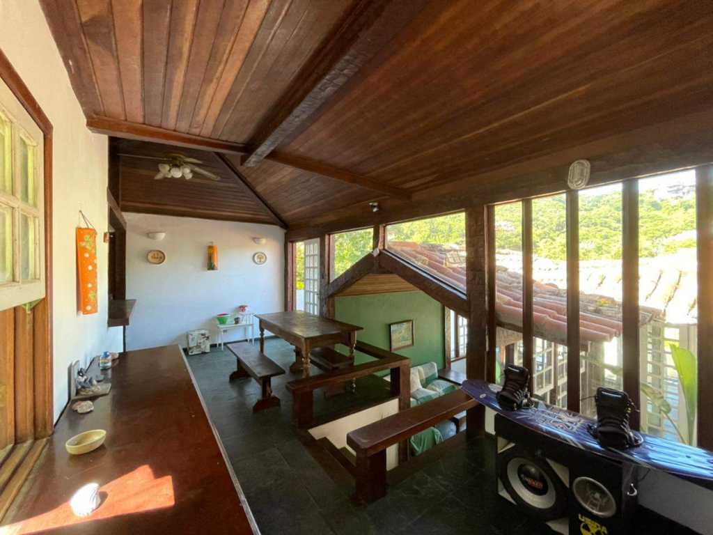 Casa 3 quartos, menos de 50 metros da praia da Ferradura