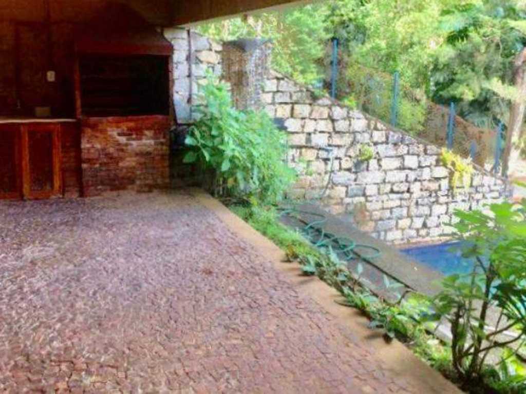 Excelente casa para aluguel mensal em Petrópolis - Rj