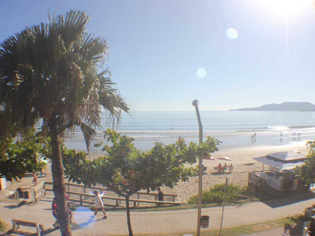 ÓTIMO APARTAMENTO DE FRENTE PARA O MAR ,EM MEIA PRAIA - ITAPEMA SC