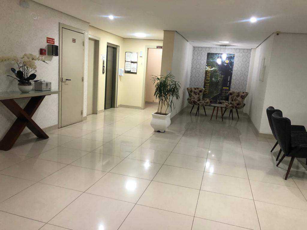 APARTAMENTO A 50 METROS DA PRAIA EM INGLESES CENTRO!