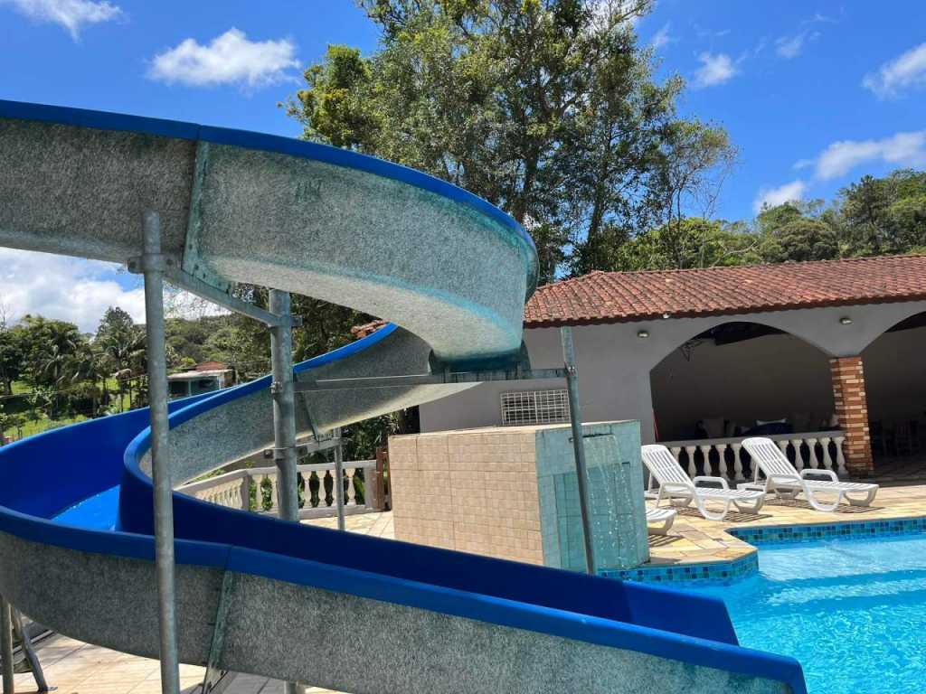 CHÁCARA PARA FESTAS E TEMPORADA ( PISCINA COM TOBOÁGUA) WI-FI