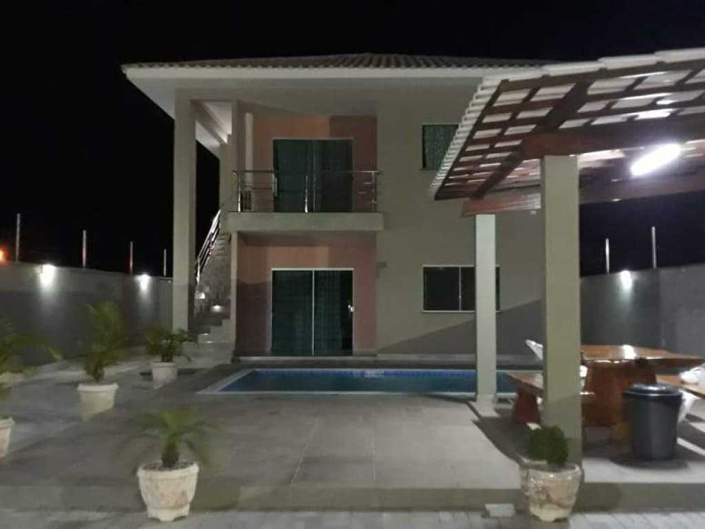 Casa Max ,  com 5 Quartos na Praia do Mundaí, Piscina.