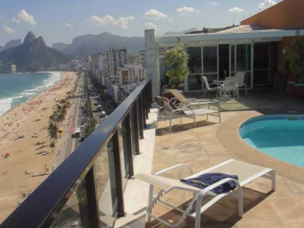 Cobertura duplex com vista espetecular em Ipanema