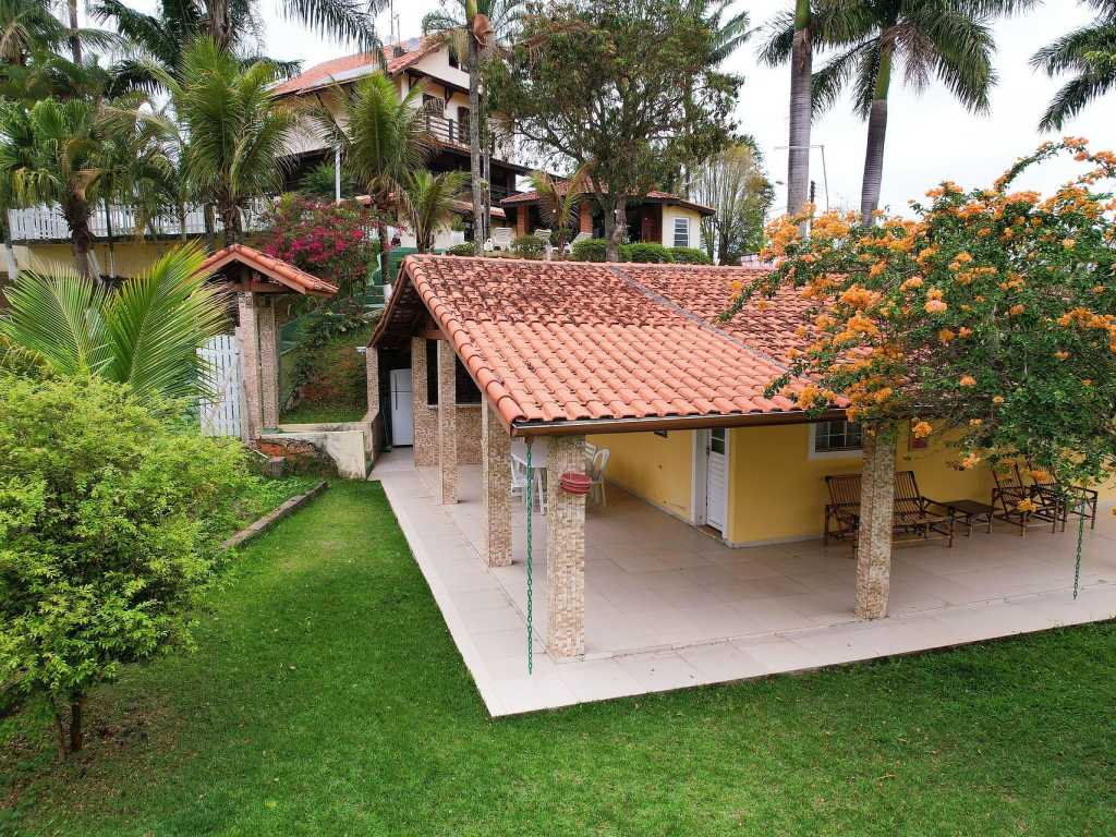 Casa Alto Padrão em Condomínio Igaratá | Piscina e Campo de Futebol