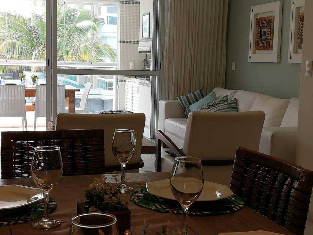 Condomínio ALL TIME - Três suítes mais dormitório serviço - Varanda com Churrasqueira - 70 metros da praia