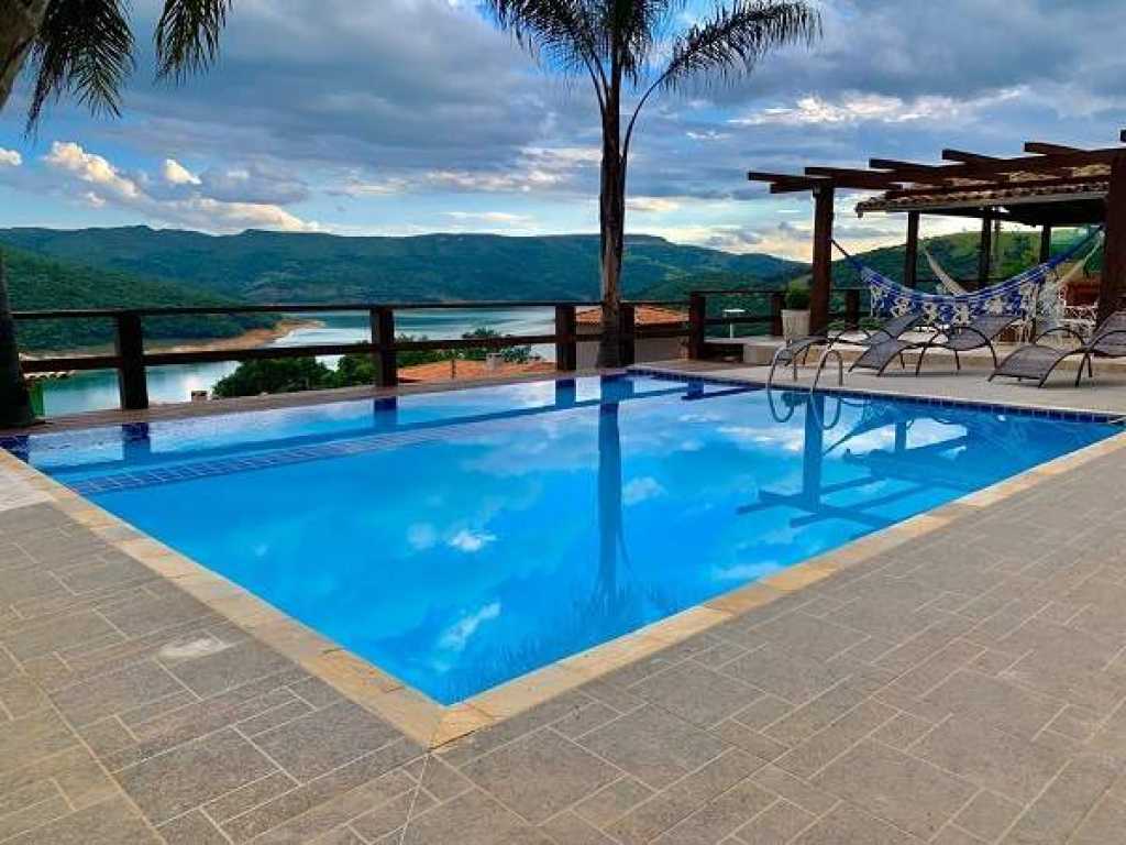 Casa com vista inigualável para o Lago de Furnas em Capitólio-MG