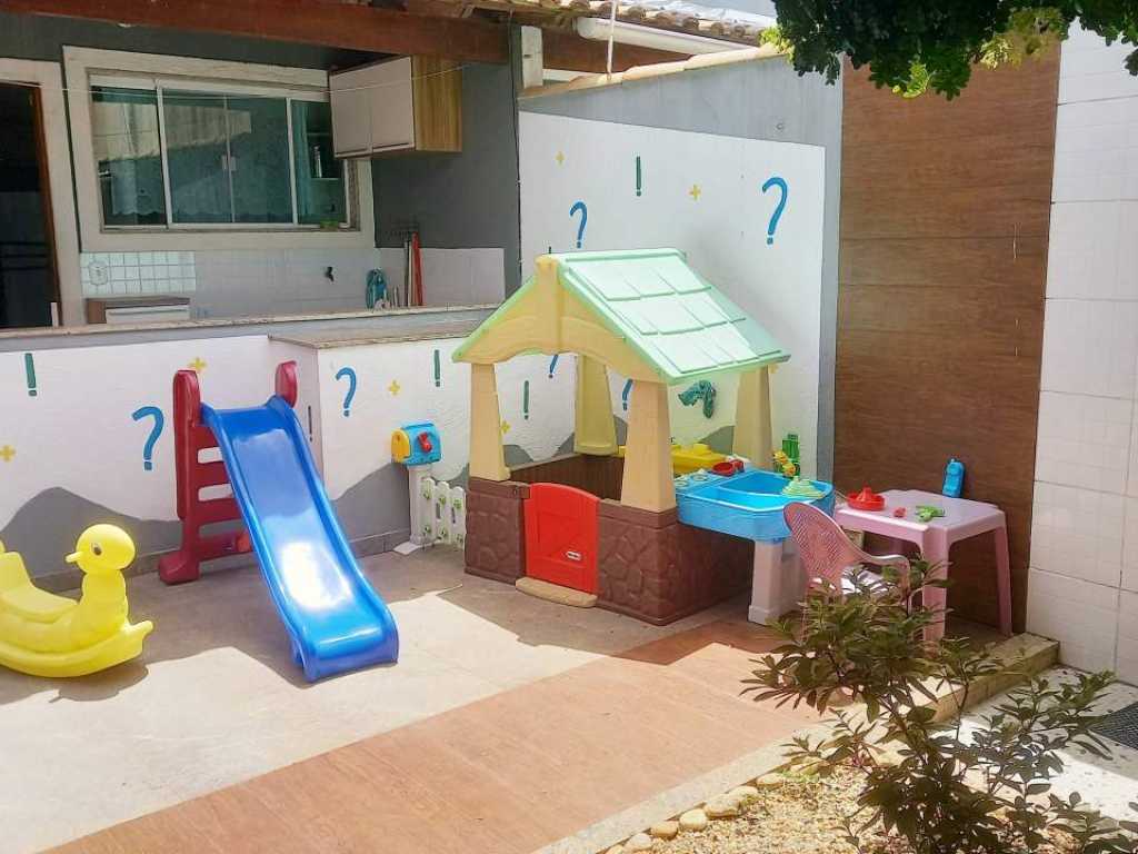 Linda casa 4 quartos e área Kids Rio das Ostras