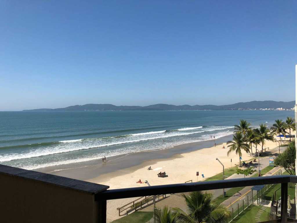 Apartamento com vista para a praia com 3 quartos com ar - Meia Praia