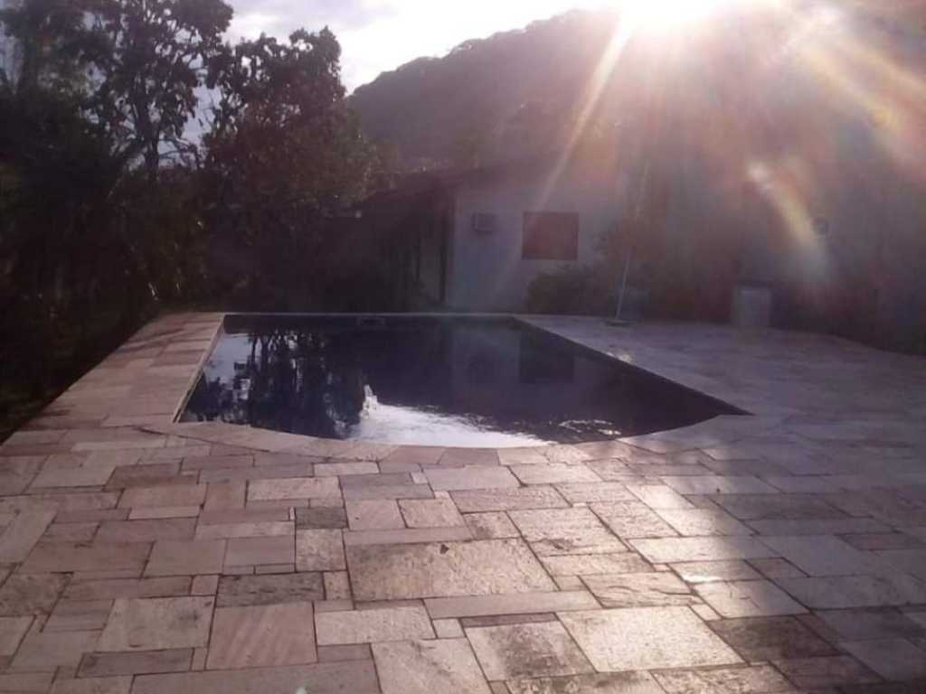 Alugo Casa para Natal e Reveillon com piscina grande