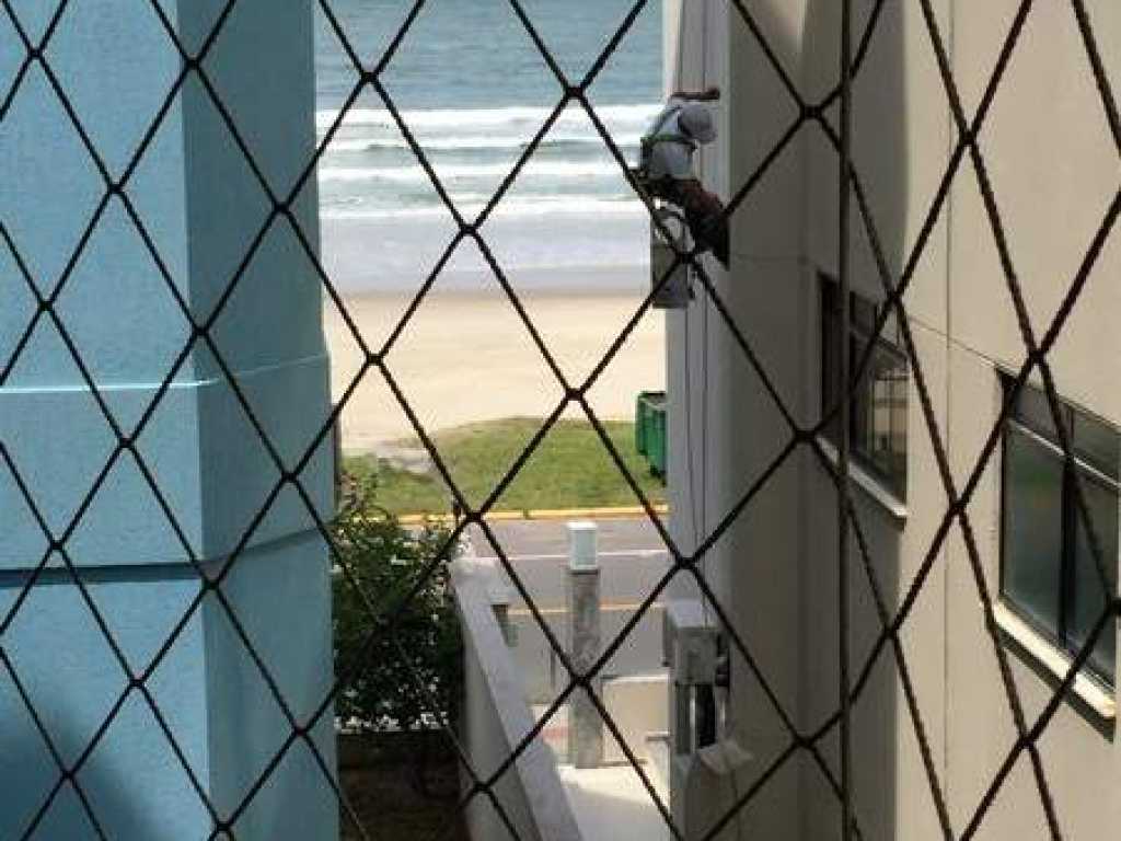 Apartamento de 2 quartos com ar na quadra do mar - Itapema