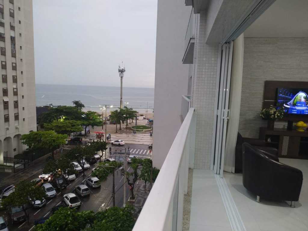 EXCELENTE APARTAMENTO A 30 METROS DA PRAIA