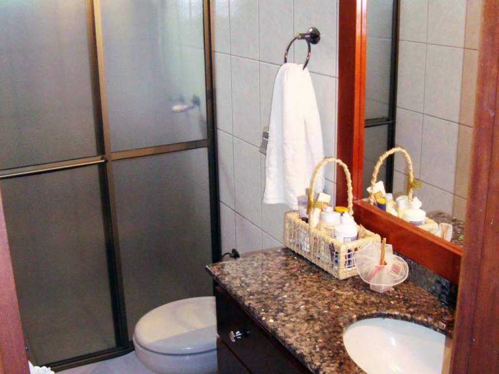 Apartamento central, 1 suite+ 2 quartos, churrasqueira na sacada,