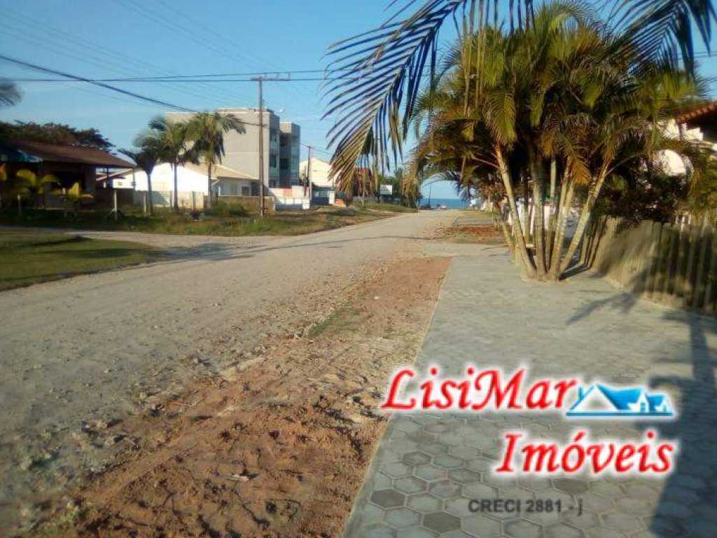 APARTAMENTO TÉRREO, ÓTIMO PADRÃO A 160 Metros do mar em Itapoá/SC