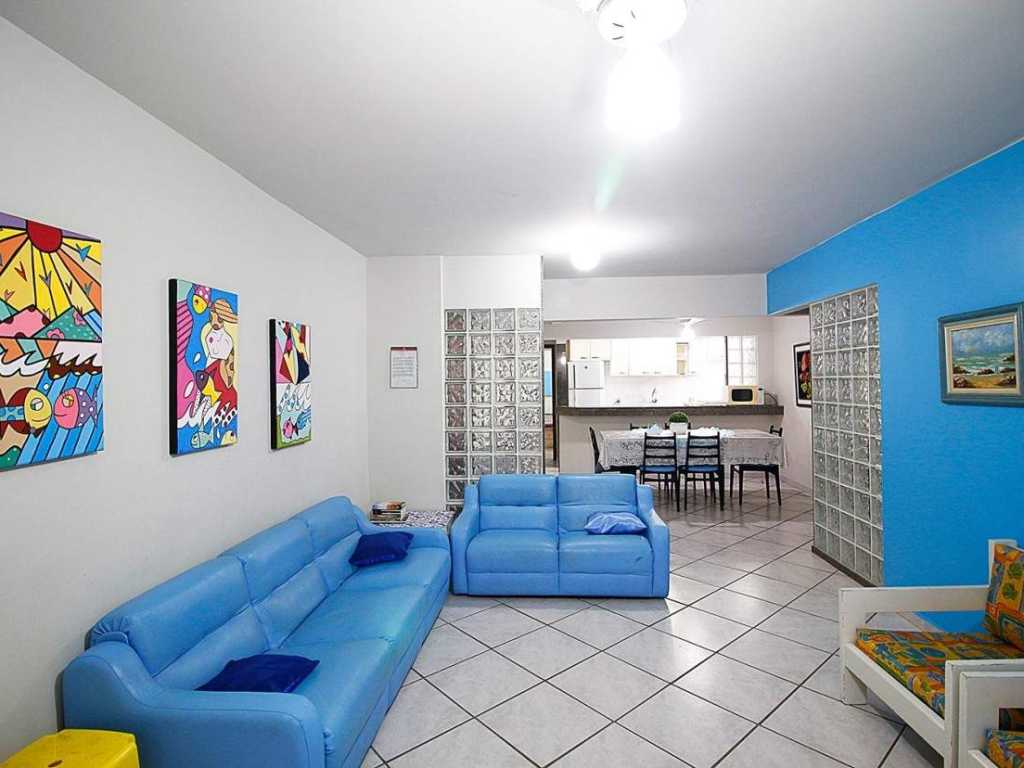 Apartamento 3 quartos, prédio de frente para o mar, ap. parte posterior do prédio.