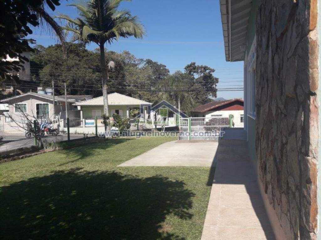 Beach Houses in Ponta das Canas, Summer Rent