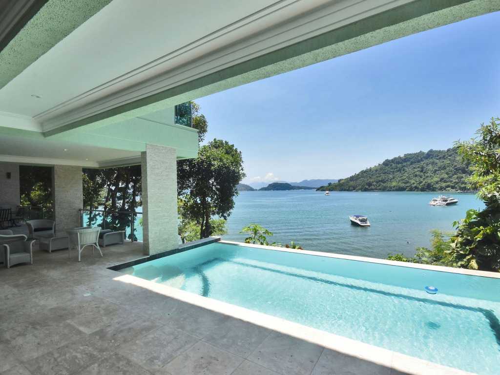 Ang013 - Sea front villa in Angra