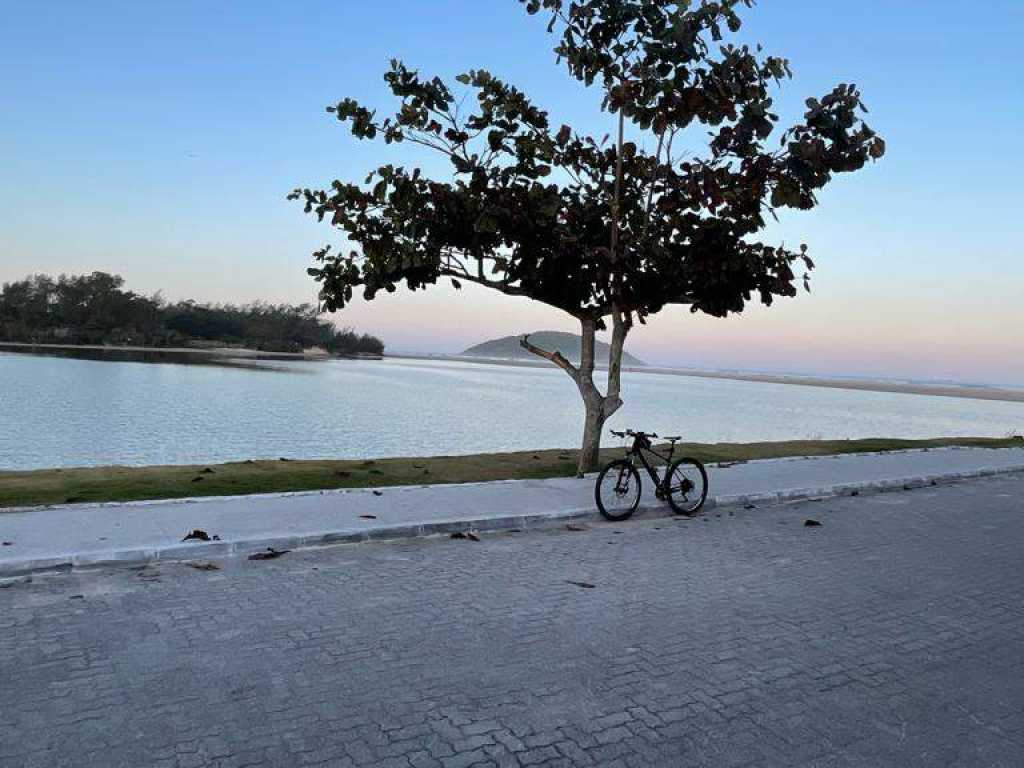 Casa na Barra de Ibiraquera Pé na Areia.