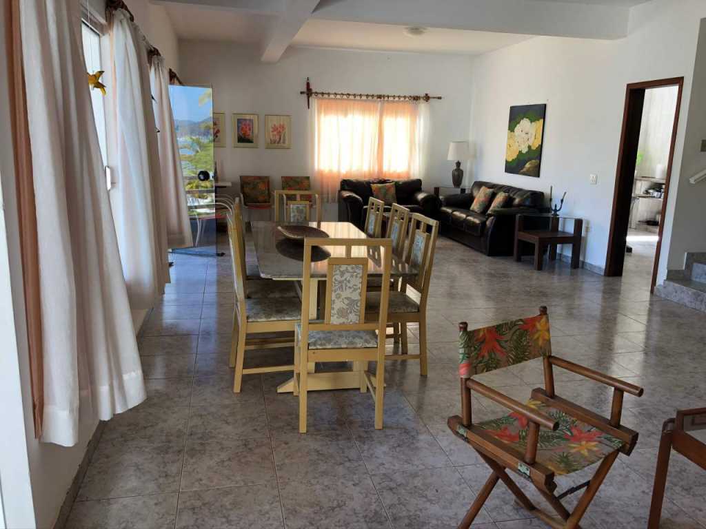 Linda Casa Pé na Areia em Ubatuba