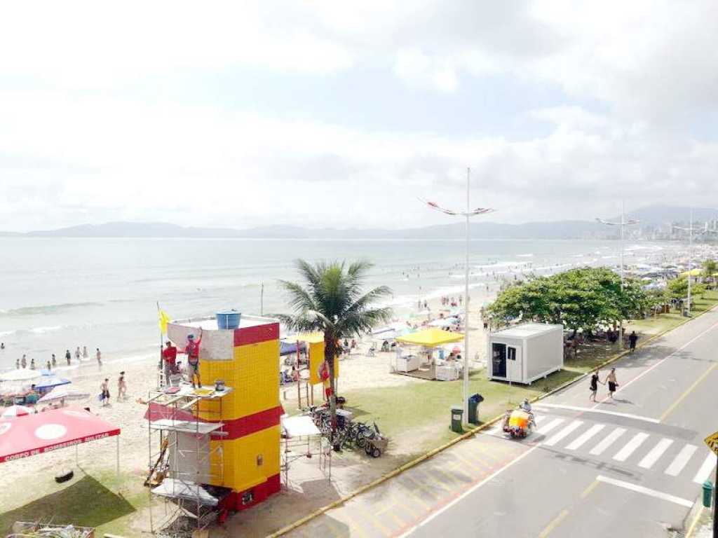 Apto frente para a praia com 3 suites com ar + quarto empregada