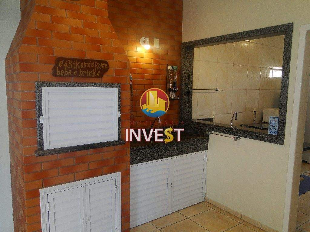Rent two storey house with four bedrooms in Praia de Bombas - INVEST EXCLUSIVITY
