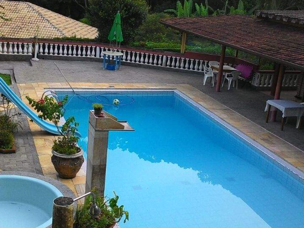 Rancho Sol Nascente para alugar em São Lourenço da Serra, região de Itapecerica, a menos de uma hora de São Paulo.