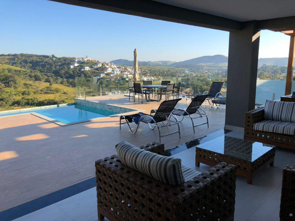 Casa Super Luxo em Escarpas do Lago com excelente vista.