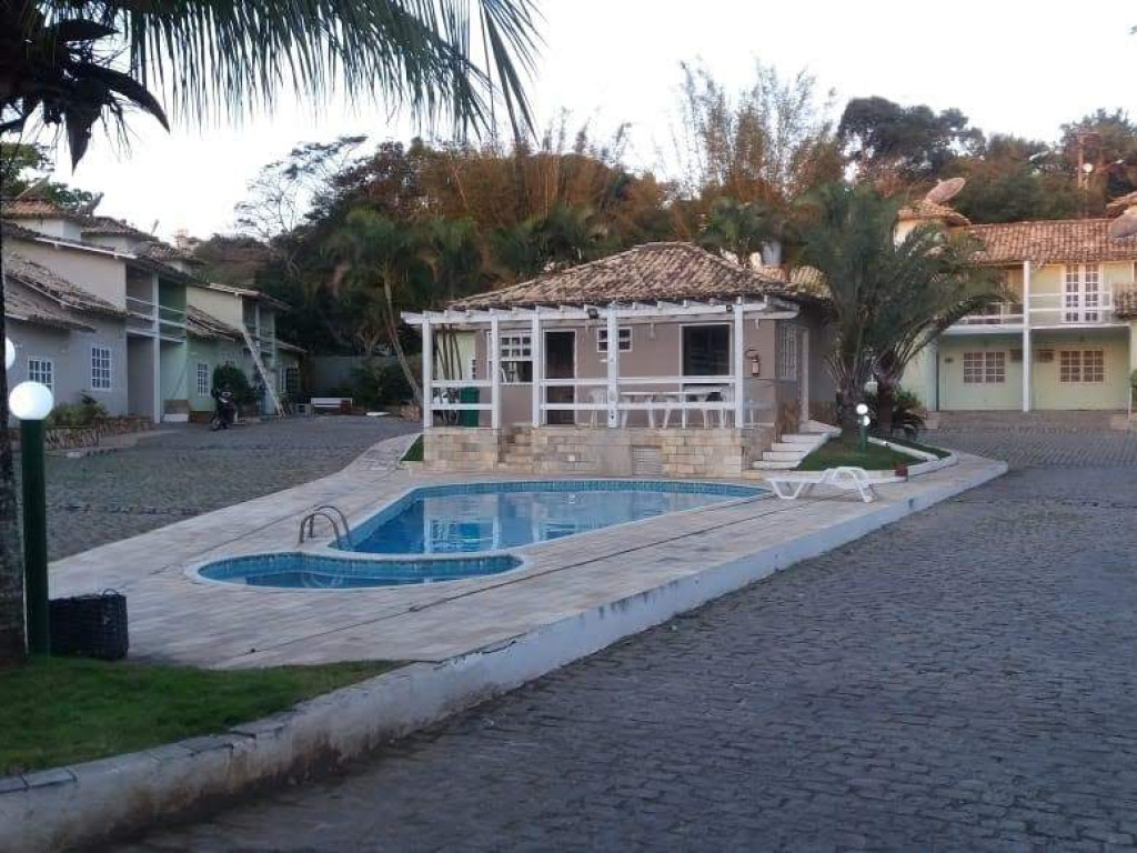 Casa em condomínio em Geribá/ Manguinhos.